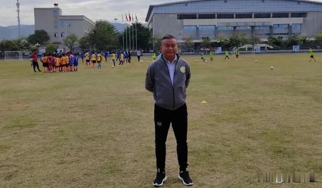 在广东宏远甲A初代阵容里，11号陈大英是南派足球细腻风格的代表。土生土长的梅州梅