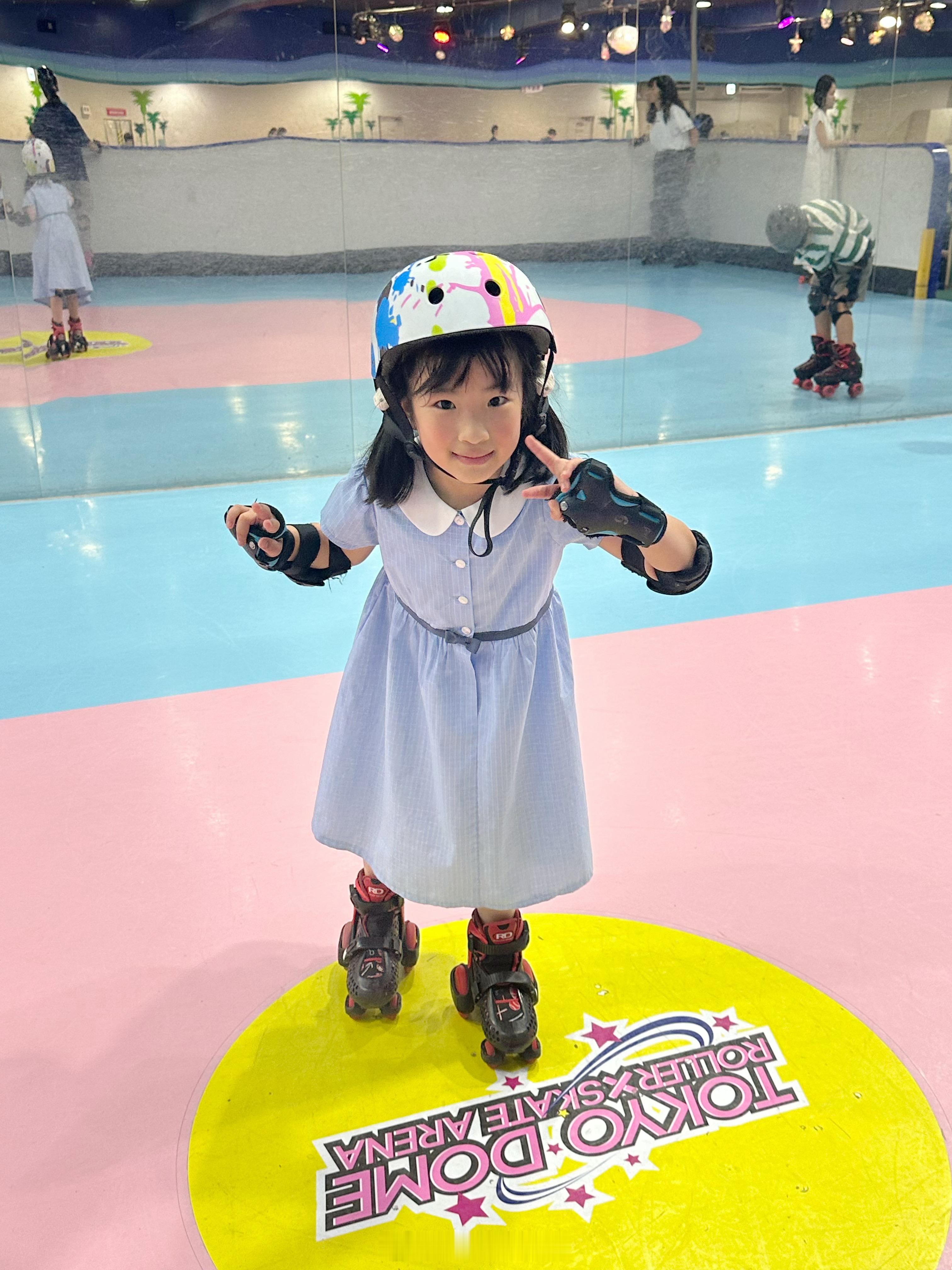 和一年没见的迪士尼妈妈见面了。日本入真的很会夸人，她说：前は可愛い系のイメージだ