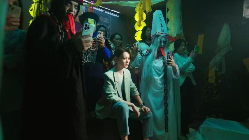 我发现男朋友和我老板在一起了依然的喜事 捉奸现场还能冷静借NPC打掩护，李依然这