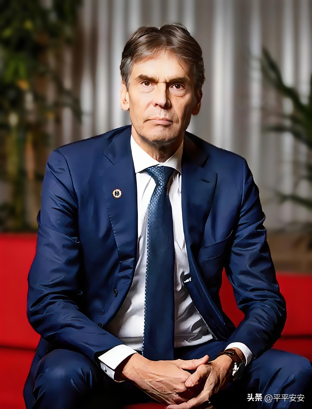 荷兰首相迪克·斯霍夫宣布了

1月7日，荷兰首相迪克·斯霍夫在巴西贝伦市举行的气