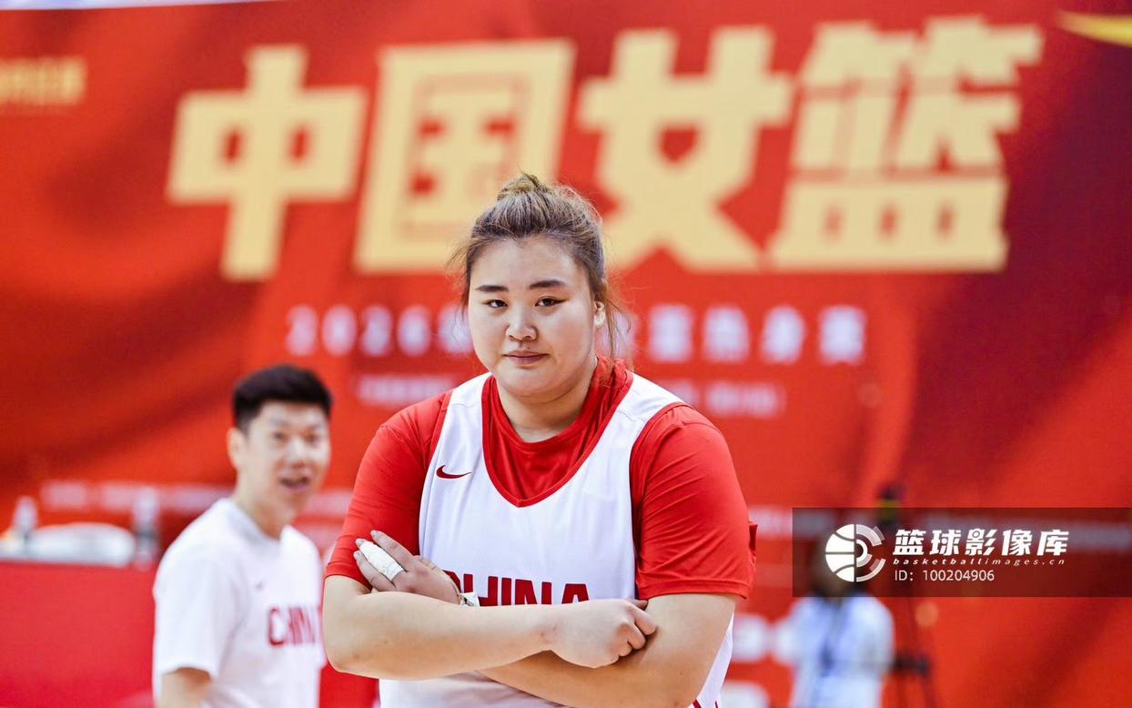 我看上海女篮会是季后赛最悬的球队

因为上海女篮是季后赛八强队伍当中，最依赖外援