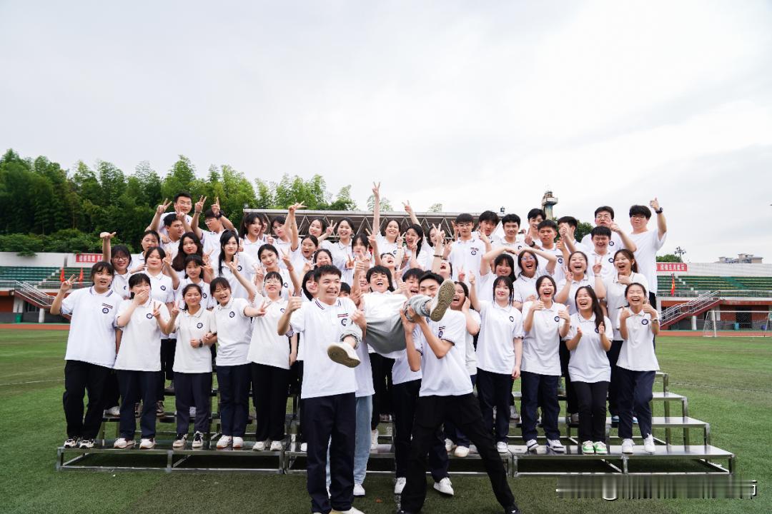 湘阴名师||静待微光成炬，做艺术少年的点灯人——记湘阴县知源高级中学教师尚宇
 