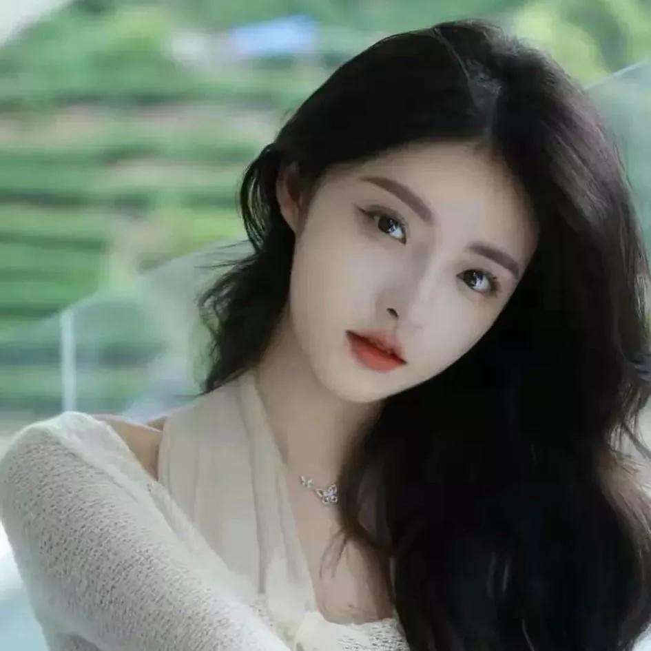 甜美少女，清新自然，温柔如水。自然清新美少女 温柔美少女 自然甜系少女 温柔气质