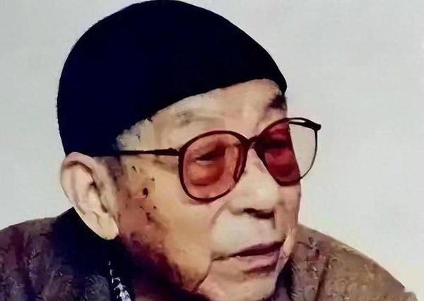 1993年小品演员“冯巩”为啥见到了原东北军要员“张学良”，而这次见面广泛流传为