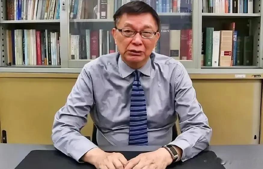 6月22日，苑举正教授在两岸双城新动能活动上动情发言说，他每次在两岸活动上发言都