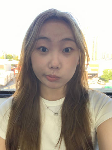 唉<br />此时的我还没有成为牙套妹<br />黑发根有没有长出来