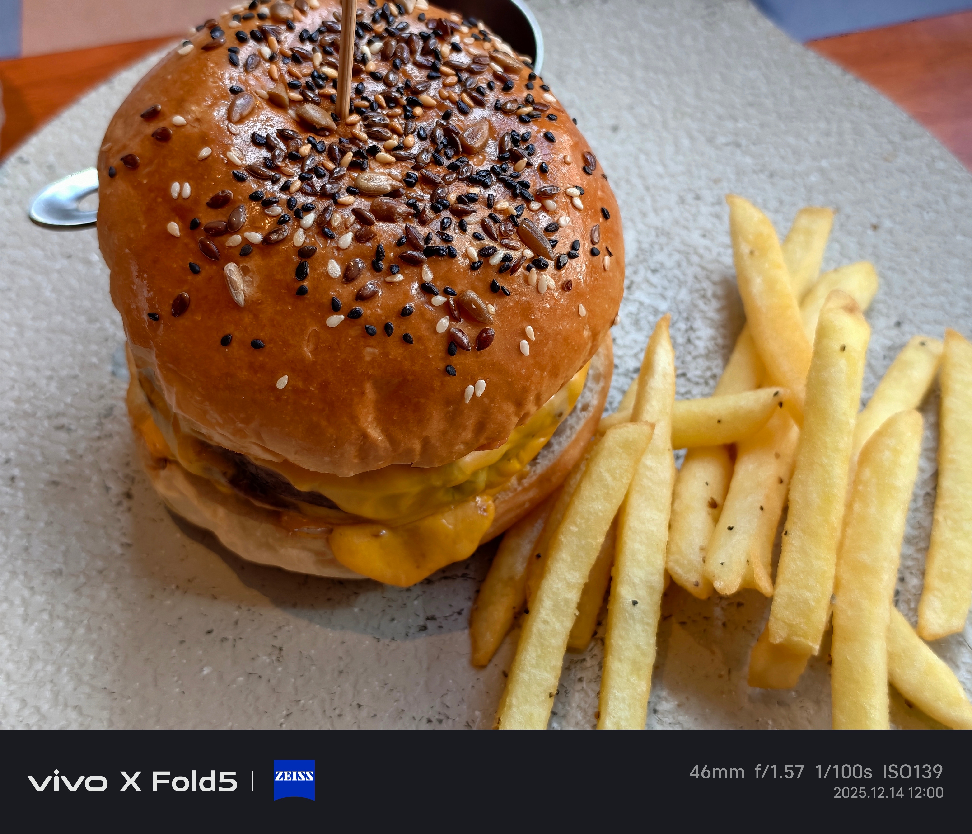 关于百万僵尸粉博主周末午餐一般吃什么：遇见西木我是真的爱！