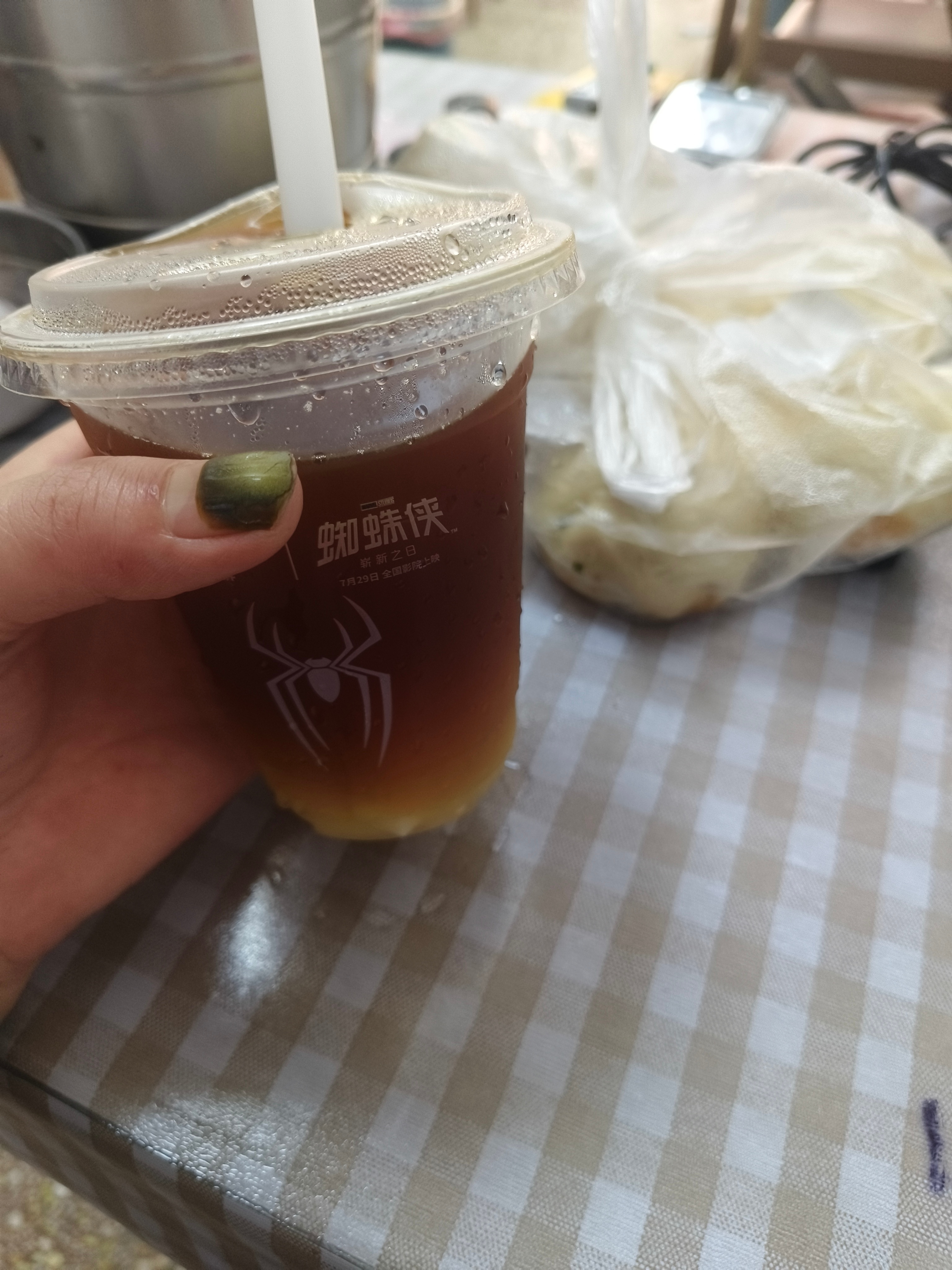 肖战 哥呀！啥时候再代言个咖啡☕啊！现在是一天都离不了它！