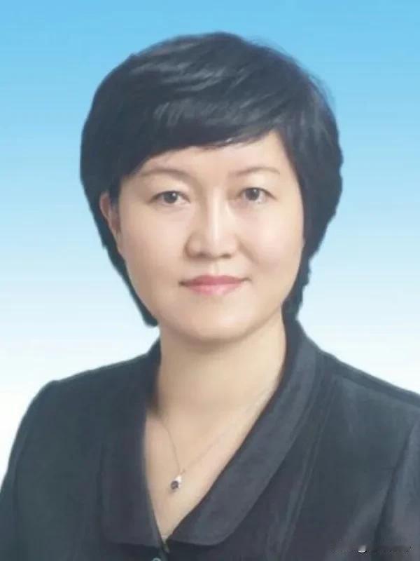 曾晒两三千块钱工资的落马女厅官跑步机里藏黄金，价值666万元！

热搜了，这能不