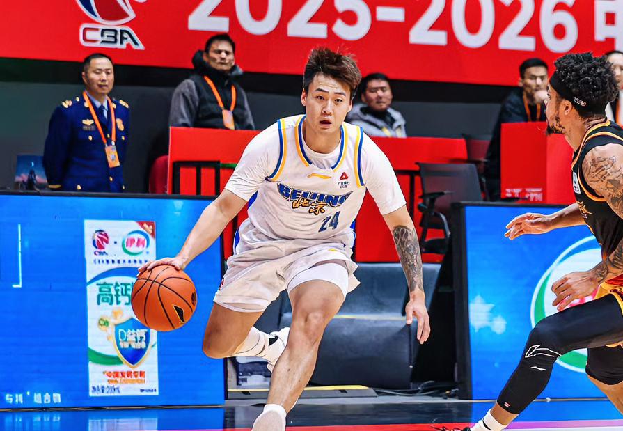 周琦：睿哥，融入北京队的速度挺快啊？？？
赵睿：我是来给这座城市争取总冠军的。