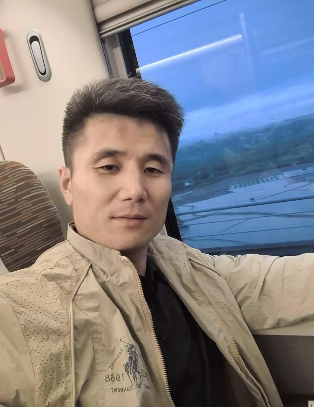 高铁上的桂林 列车经过的不是风景而是期待