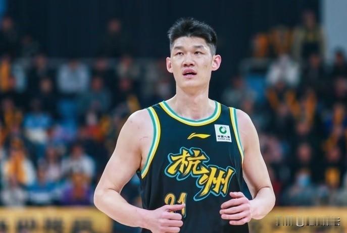 鑫哥评球：青岛无缘29分超级大逆转，卫冕冠军如愿收获胜利

在今晚结束的一场CB