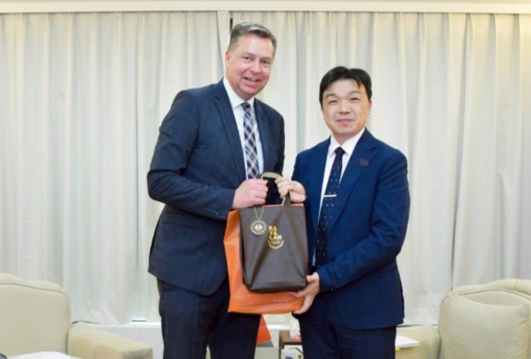 德国议员叫嚣：“坚决反对中国将台湾问题视为内政”

德国联邦议院议员迈尔近期在窜