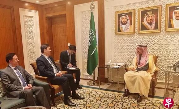 沙特外长费萨尔当着中国特使的面，把美国三个月来施压的底线直接说穿了——他没有否认