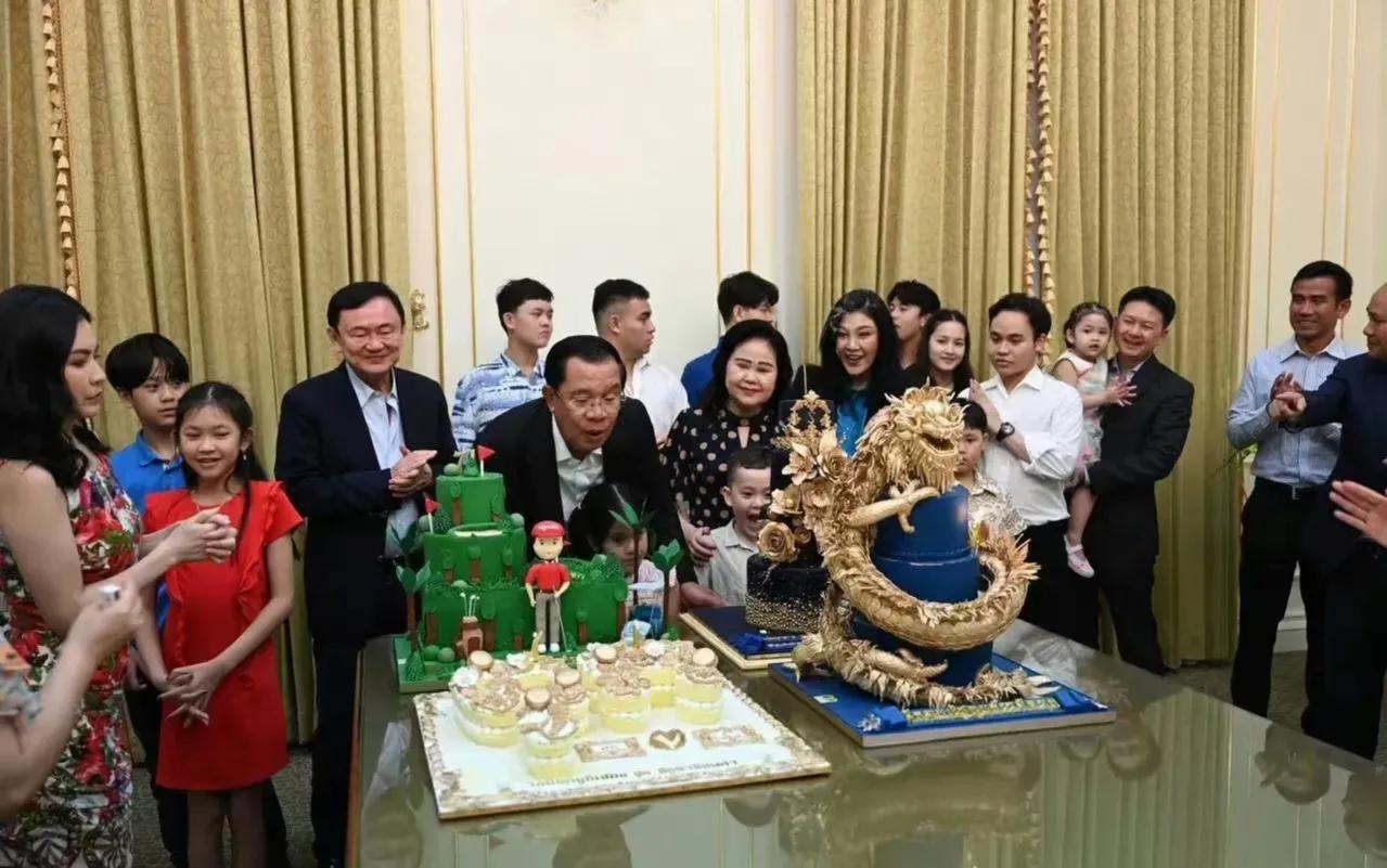 洪森邀请他的挚友，一直在海外流亡的泰国前首相他信参加自己71岁的生日宴会，从图片
