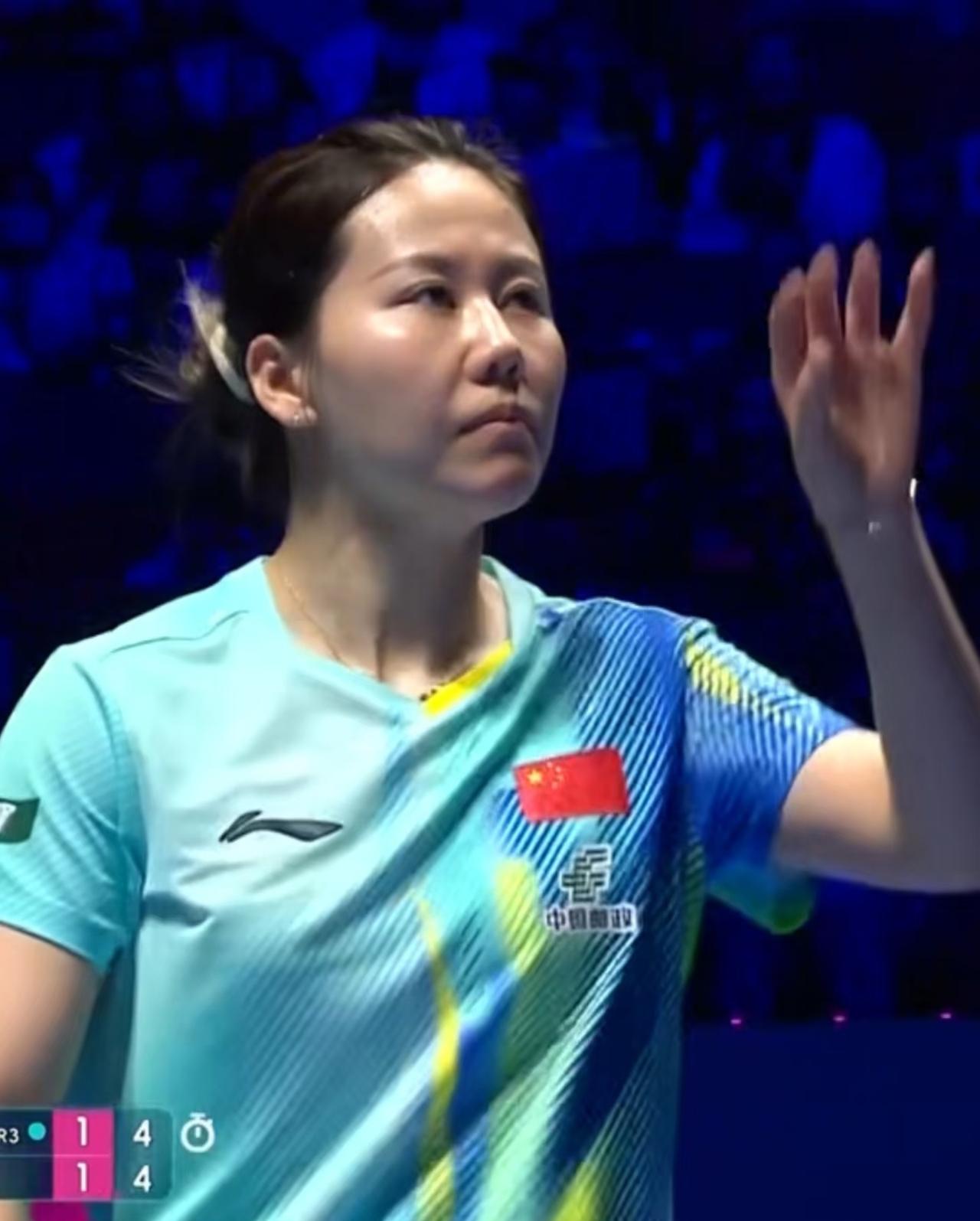 陈幸同的刘海弄上去也没给这次澳门世界杯上带来好运气！！

刚刚在澳门世界杯女单的