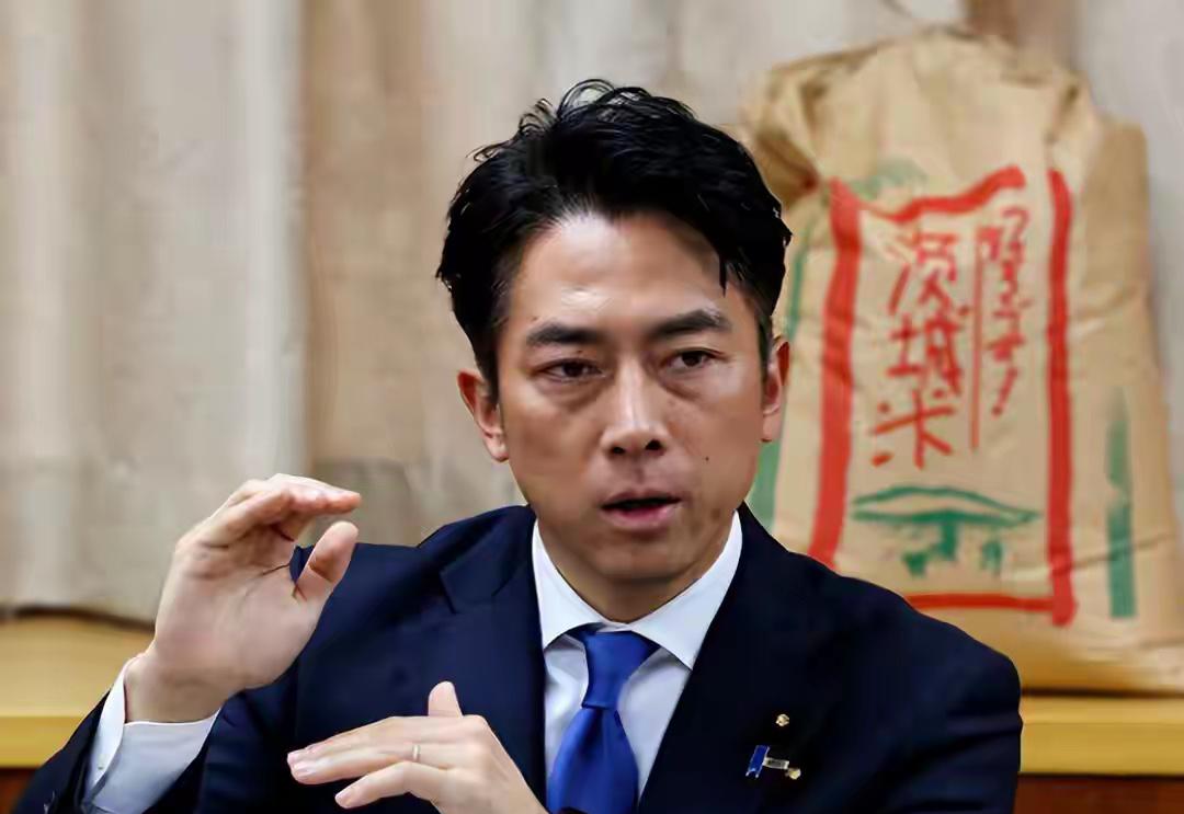 本月15日，琉球石垣市议会的18张赞成票落下时，一场由日本政客精心编排的领土挑衅