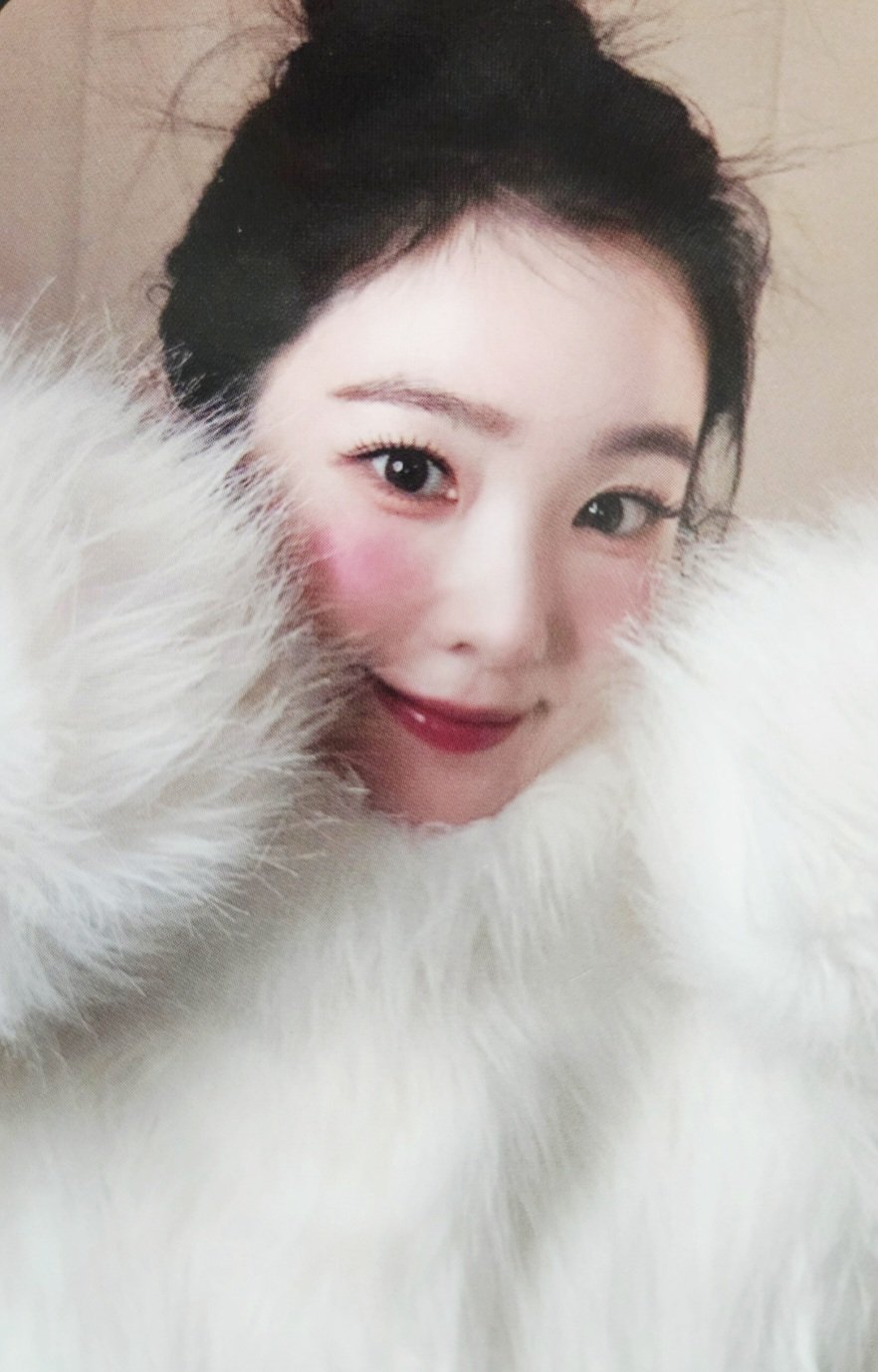 IRENE最近SOLO专的小卡，完全美萌啊啊啊啊啊好好看！ 