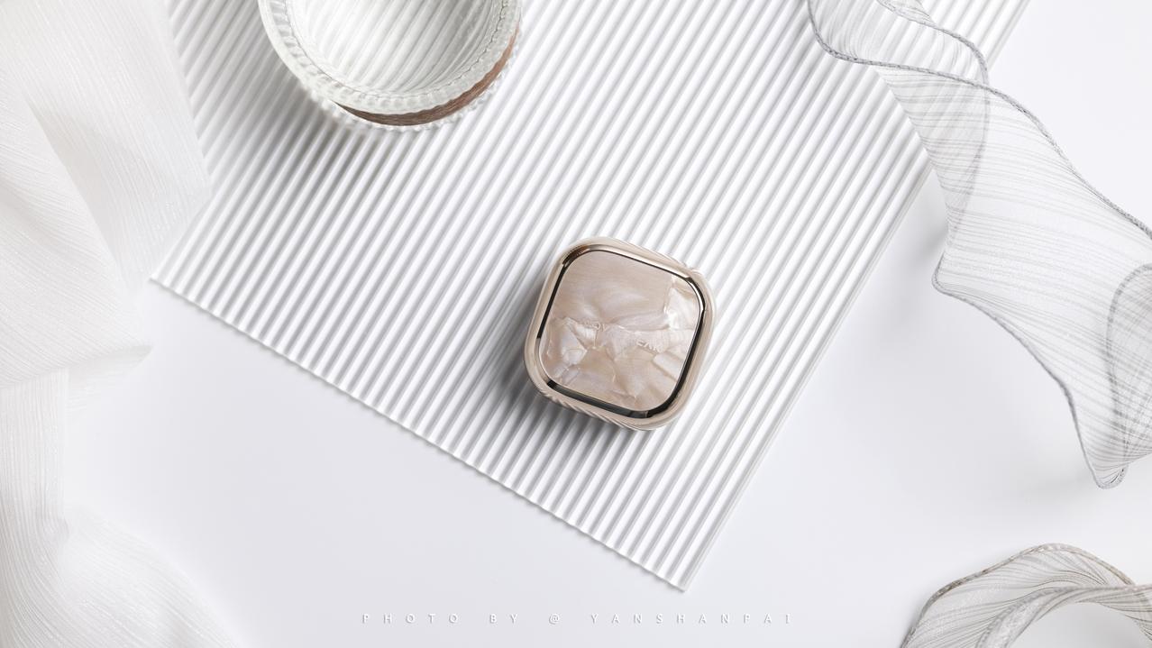 耳夹耳机真是用了就不回不去，强烈推荐像我一样的重度耳机人群去试试。这不，最近我又