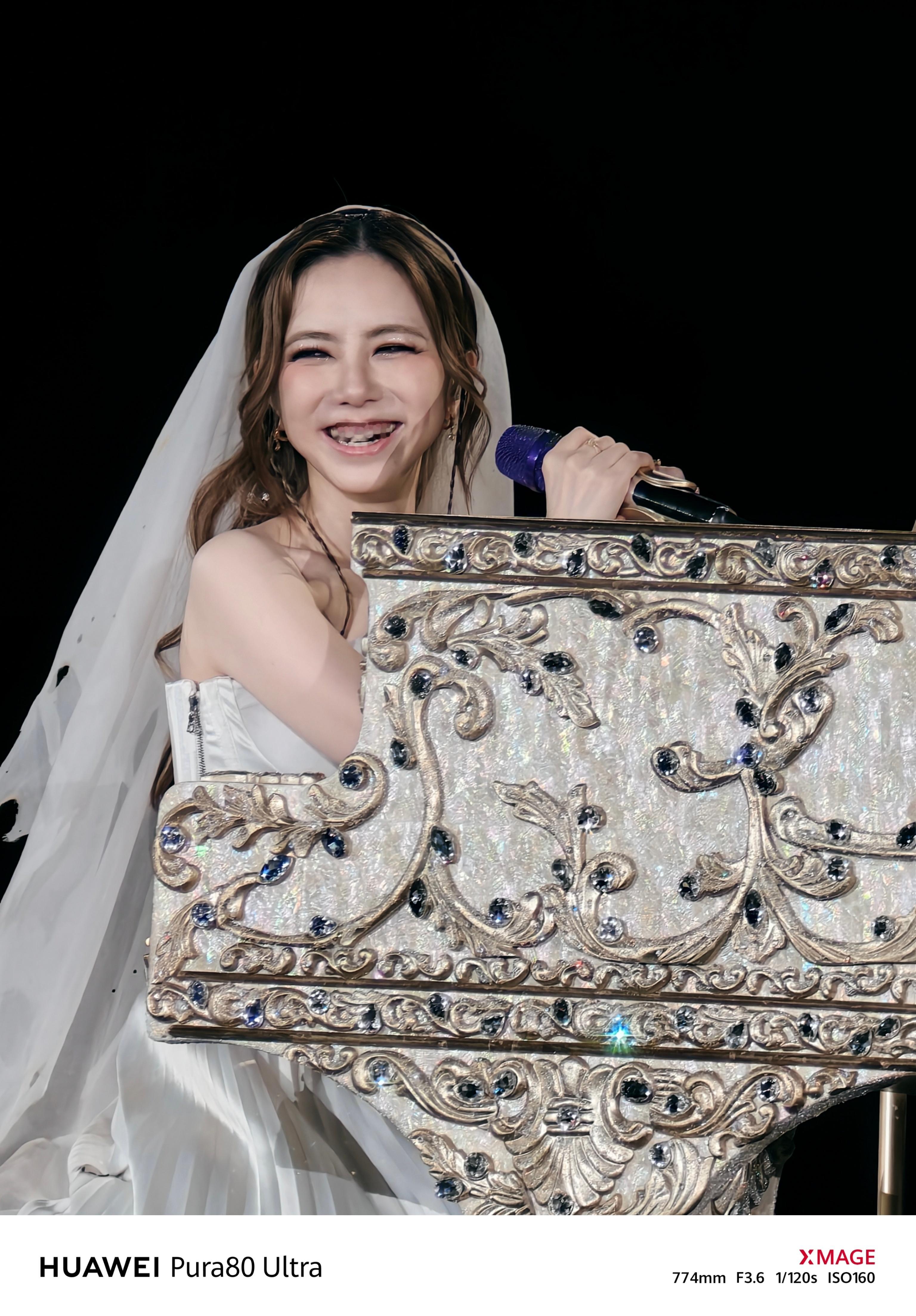 邓紫棋石家庄演唱会第100场成就达成❤️拿回自己的版权 踩着18厘米高跟鞋 送了