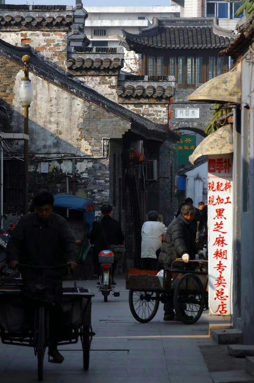 扬州｜“懒”是刻在骨子里的享受       早上皮包水，晚上水包皮，家家崇风雅，