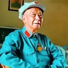他是中国最长寿的老红军，没有之一，47岁才参军，63岁才成家娶妻，66岁才有孩子