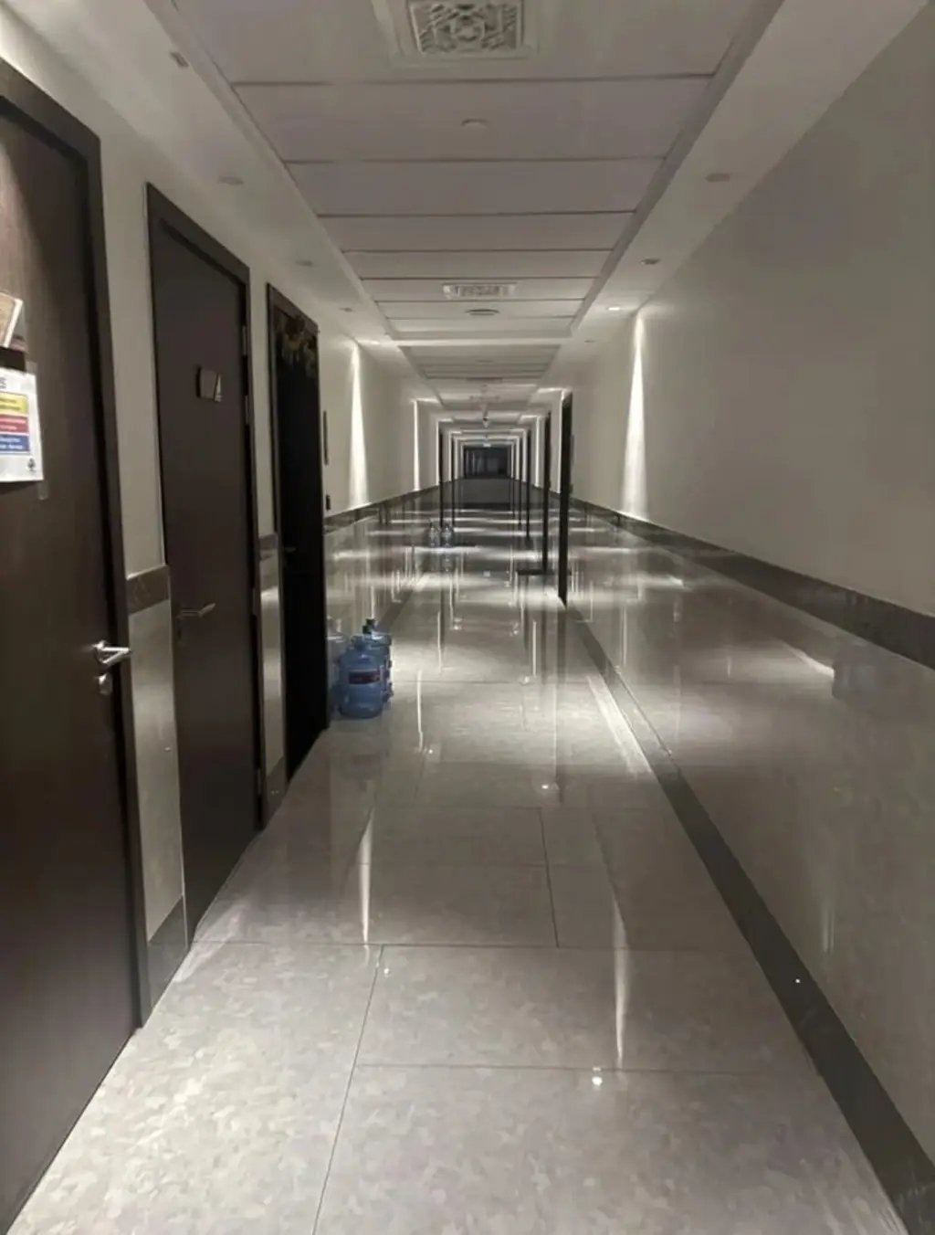 车若初见错觉错觉，以为被水淹了