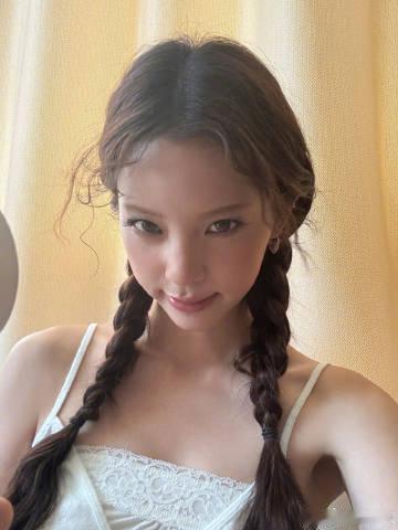 欧阳娜娜随拍碎片欧阳娜娜自拍plog日常plog氛围感拿捏住了！欧阳娜娜随手记录