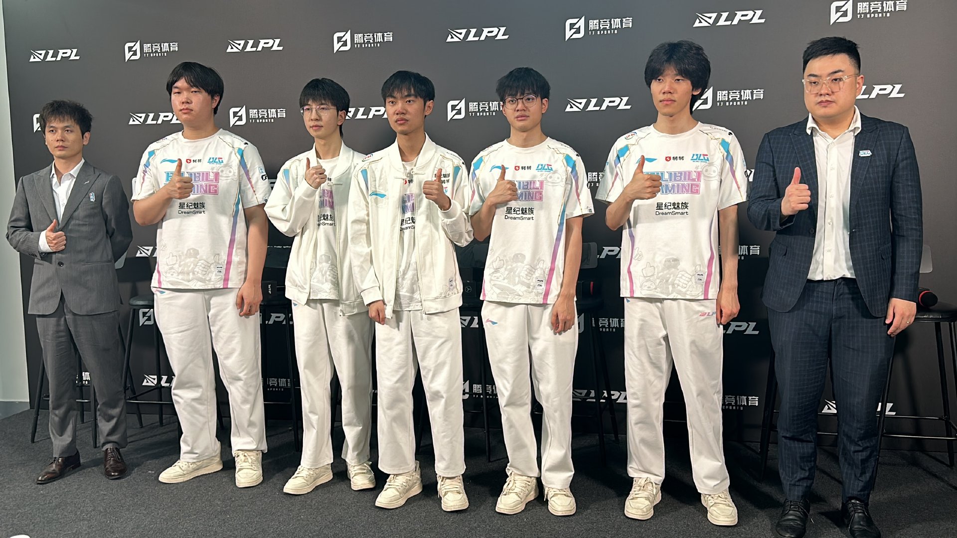 #Knight说Haichao玩的还行##Knight说队伍实力差距太大#BLG