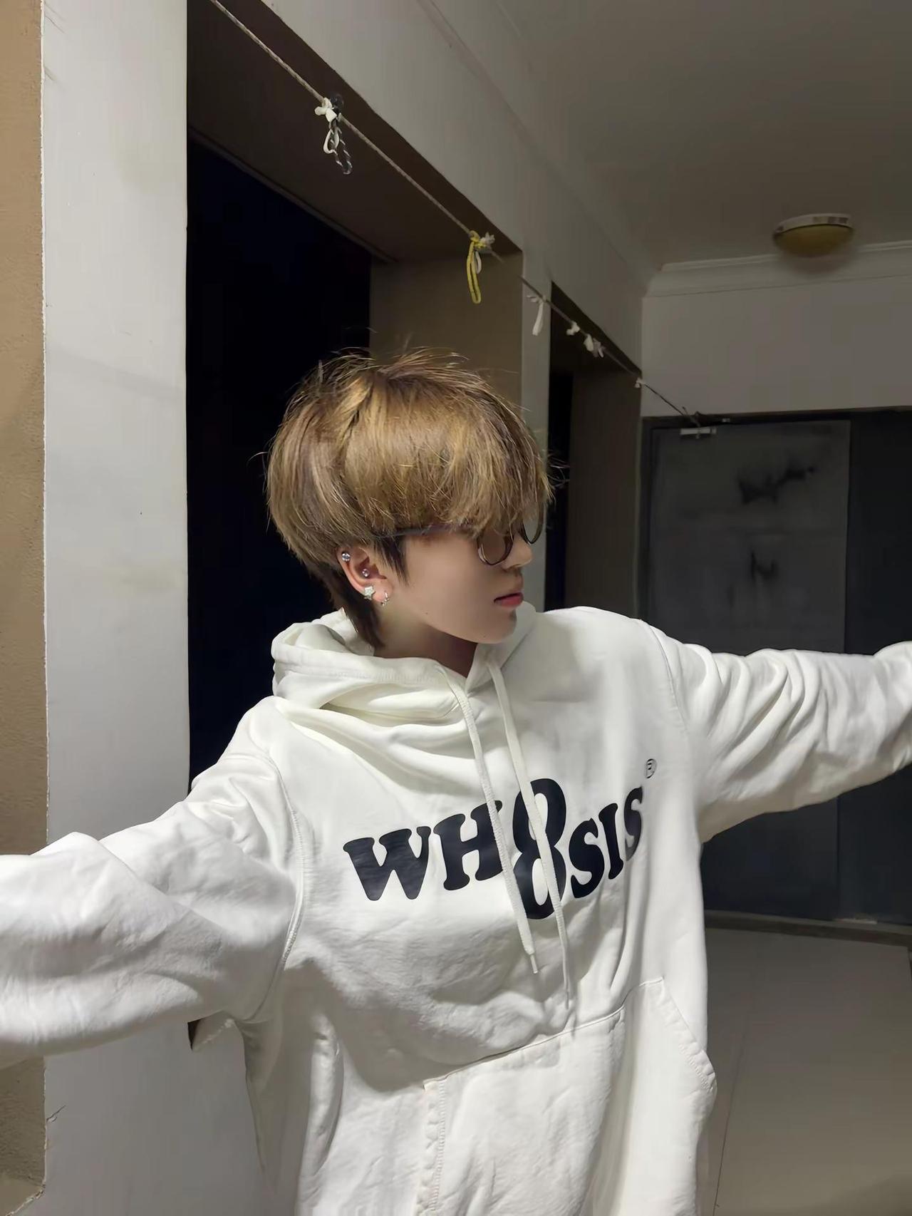 可是姐姐 我只想依靠你呀っ𖥦<)短发女生 wlw
