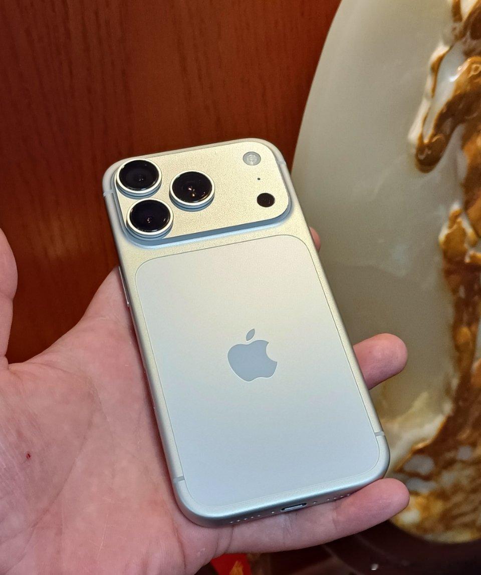 为啥国产都要模仿苹果的设计呢？ 