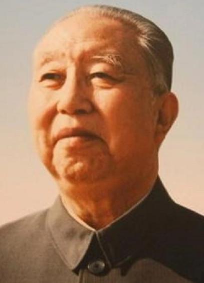 周总理去世后谁当总理？毛主席力荐一人却遭到婉拒：“您考虑别人吧。”

1976年