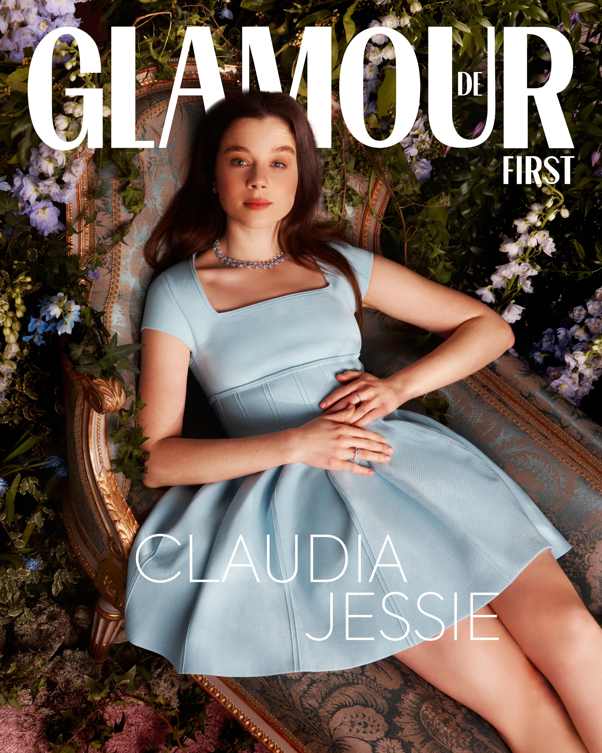 《布里奇顿》演员克劳迪亚·杰西登上德版《glamour》，并接受采访。她说与伴侣