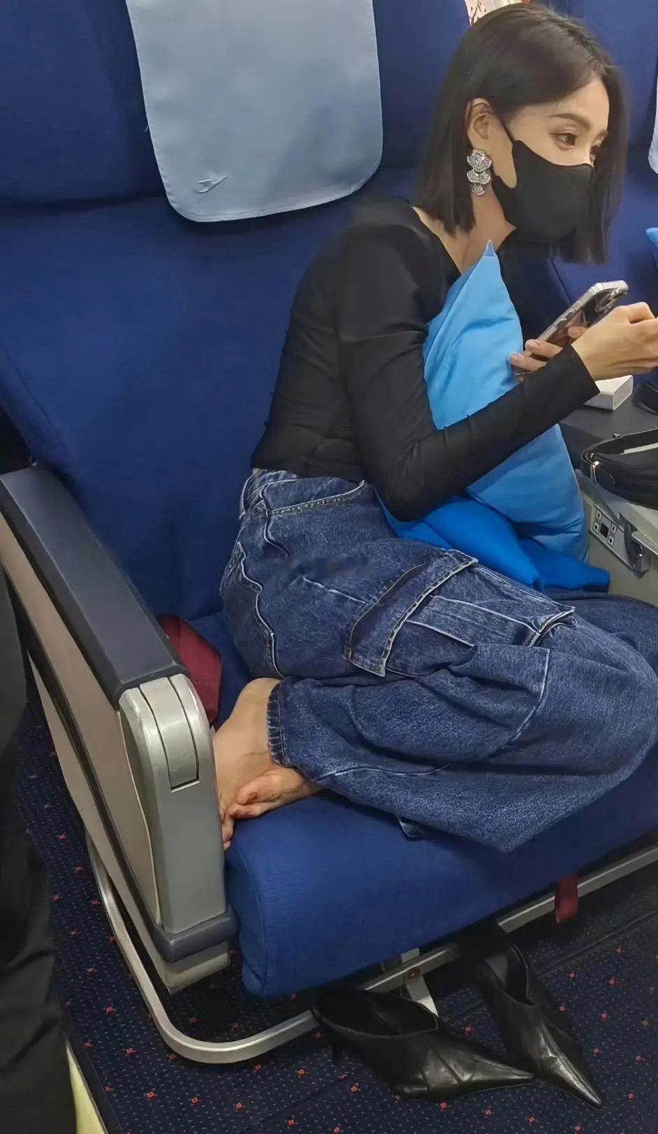 听说还是个明星，这就有点没素质了 ​​​