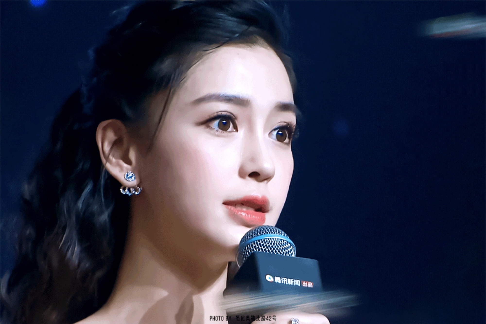 angelababy angelababy “你眼中的点点星光，是我将一生奔赴的