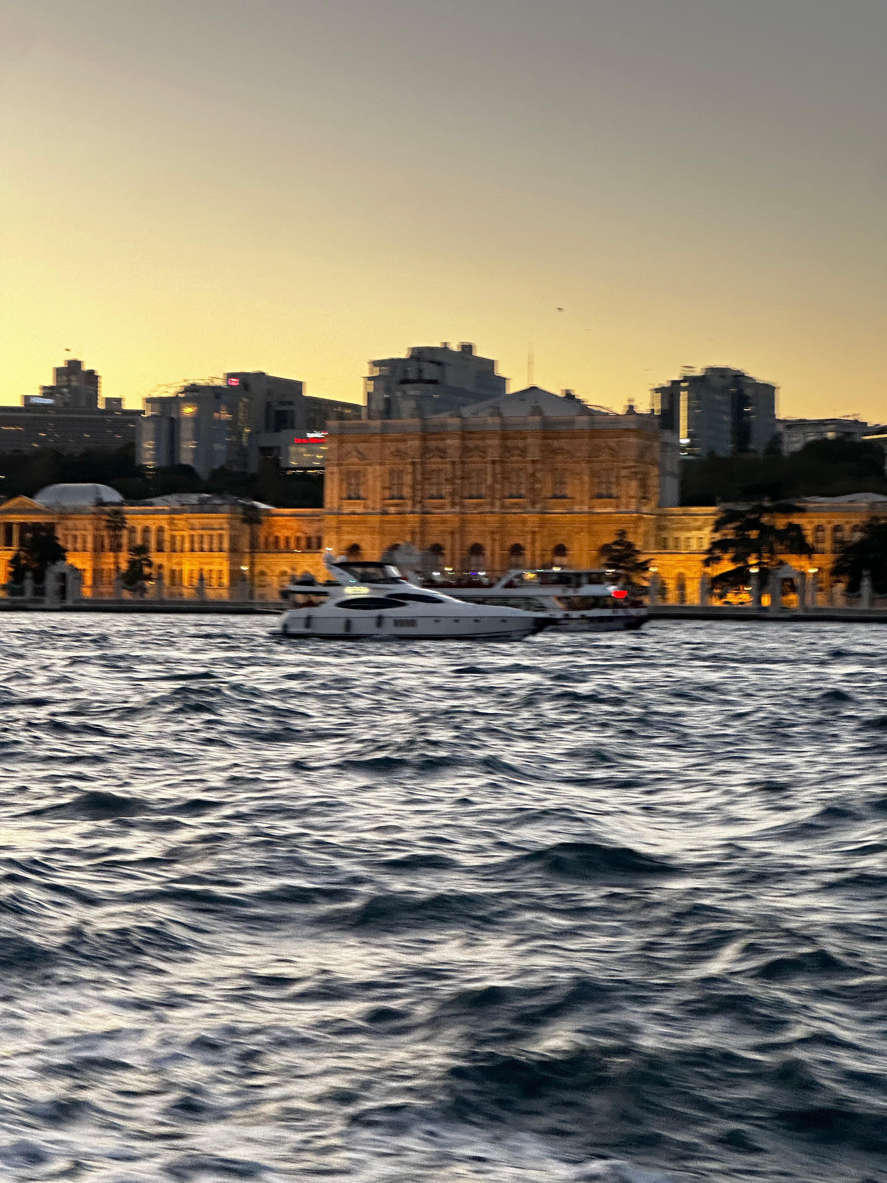 Instanbul 📍在伊斯坦布尔追到了叮叮车🚎穿搭  ​​​