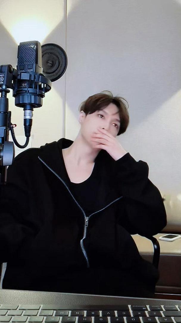 张艺兴每时每刻 早上好 漂亮宝宝张艺兴曼秀雷敦品牌代言人张艺兴出道十四周年