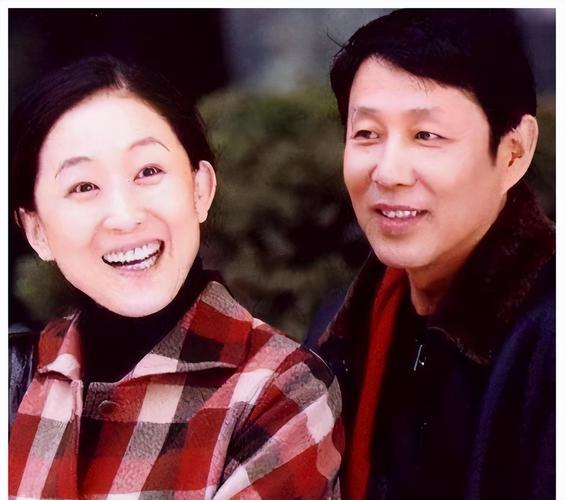 是人性的扭曲，还是情感的错位？陈瑾20年不吃米饭，与哥哥相约一生不婚不育
 
这