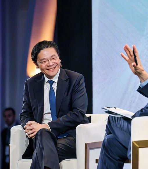 新加坡是替日本求情还是谄媚日本？多家外媒在报道中称，新加坡总理呼吁中日妥善处理当