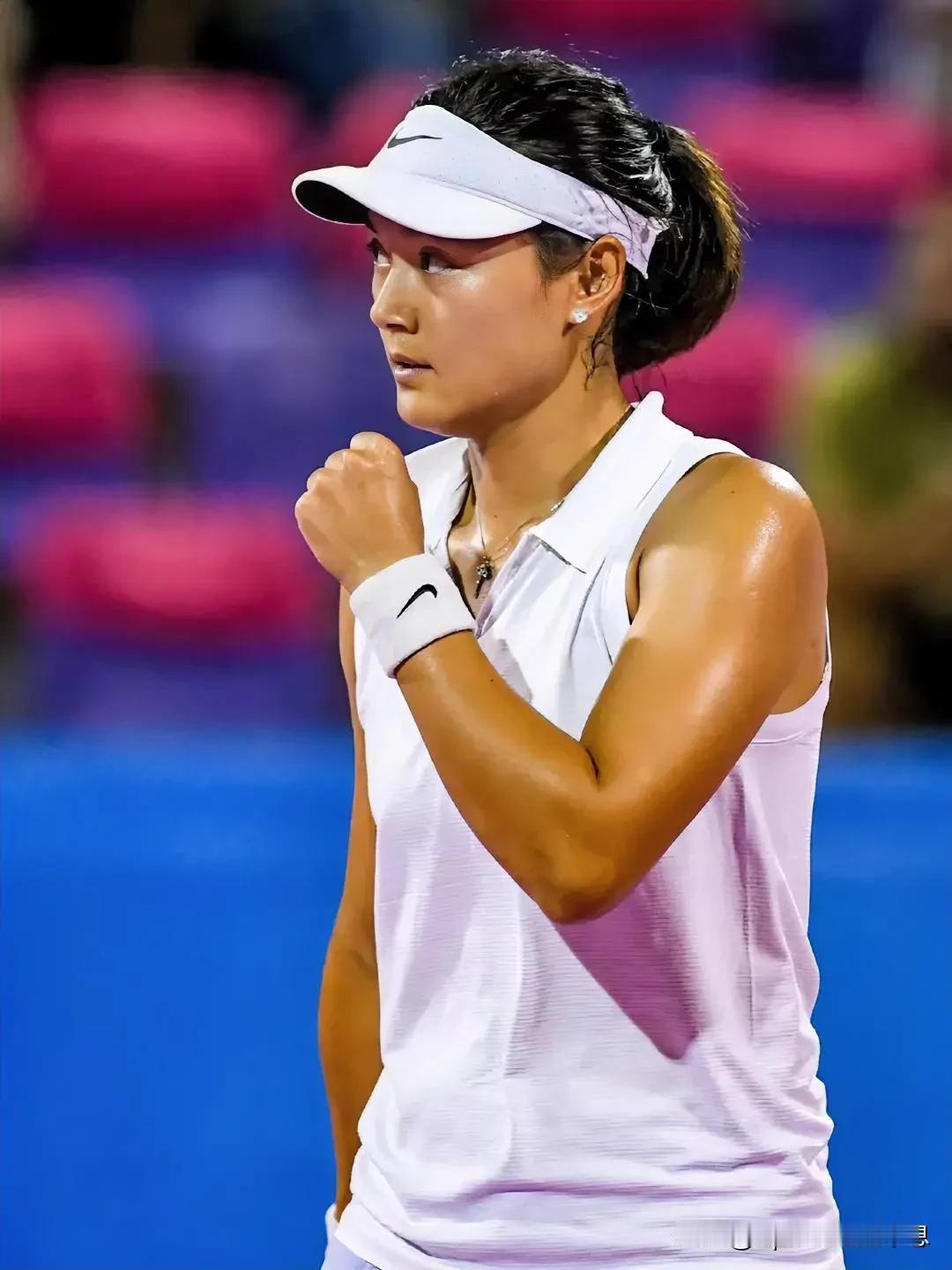 中国金花三人打进WTA250泰国华欣站女子单打四强。
在2月2日最晚结束的一场女