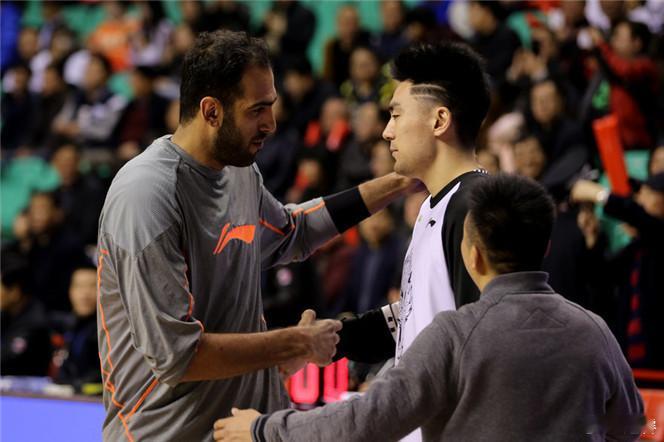 吉林和天津这场球…最后这俩回合不知道会不会在舆论场吵起来，我印象以前CBA出现这