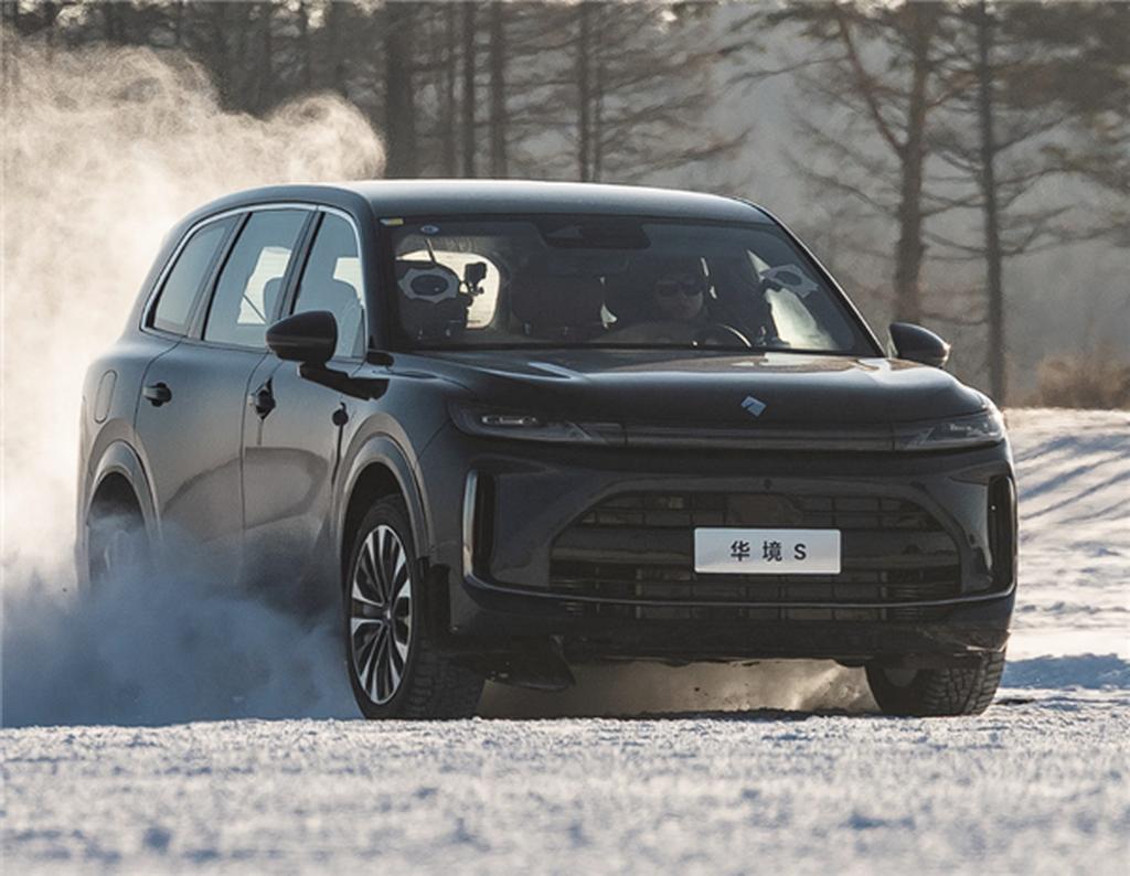 【宝骏华境S内饰图片曝光，网友：青春版问界M9来了】不久前，上汽通用五菱与华为联