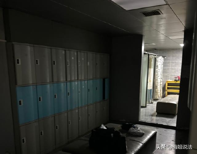 山东，一男子去健身房，偶遇了一个前凸后翘的女子，尾随她去了更衣室，男子忍不住了就