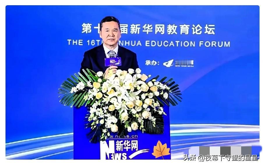 中央最近亮剑了，十五五规划直接把“遮羞布”扯了下来。
​5000万大学生，满大街