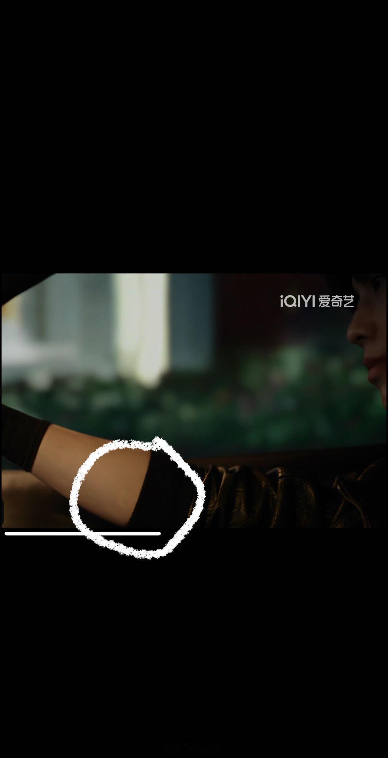 双轨 小说细节具象化靳朝的爱意藏满细节！帽子上的小月亮、带月亮的打火机、刻着朝思