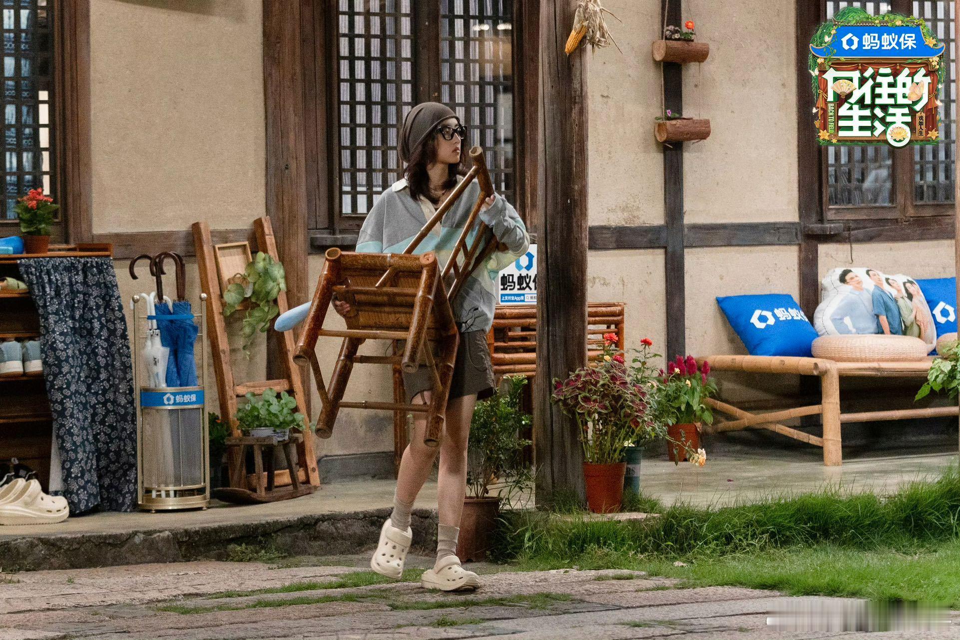 同频失忆界天花板！被问是否相识异口同声说没见过，想起好六录制后更搞笑了～ 