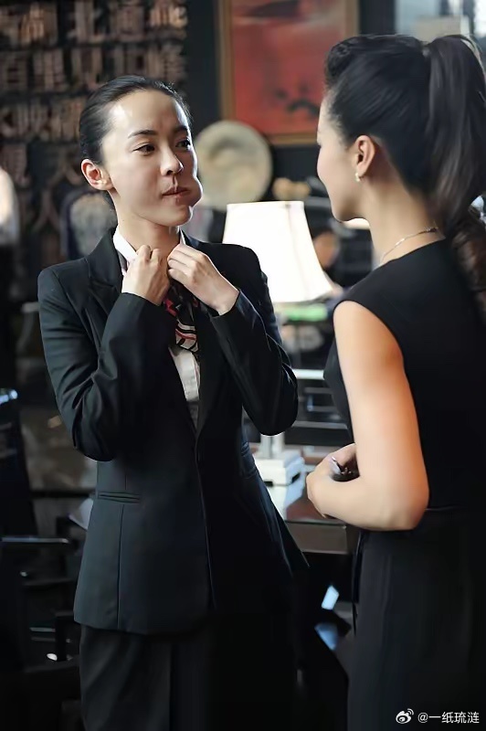 强烈建议进入妇联任职的女性，必须有孩子，有丈夫，家庭健全和睦。单身不婚的女性不能