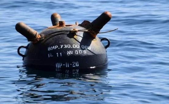 伊朗还没有拿出更狠的手段，便是向霍尔木兹海峡布雷，一旦进行了布雷，整个海域就成为