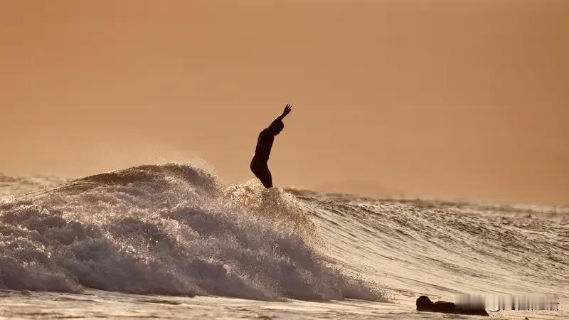 不是我不明白，这世界变化快，死了么app横空出世，不出意外的出人意料！
你还能预