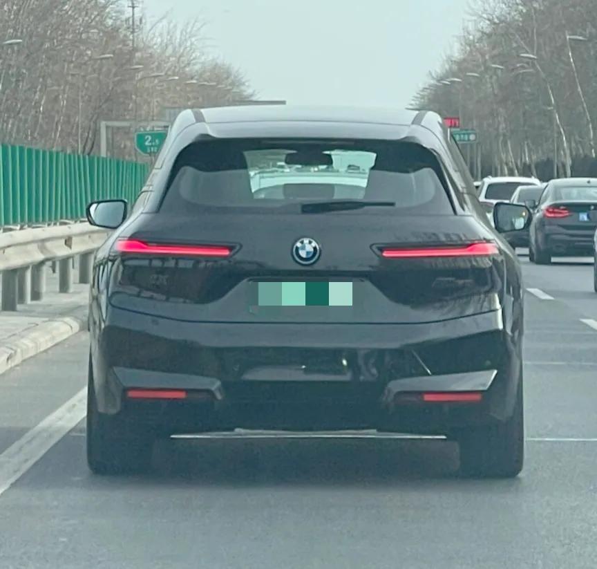 买宝马iX M60都是什么人？纯电动宝马 iX在国内上市至今已经两年了，当时颠覆